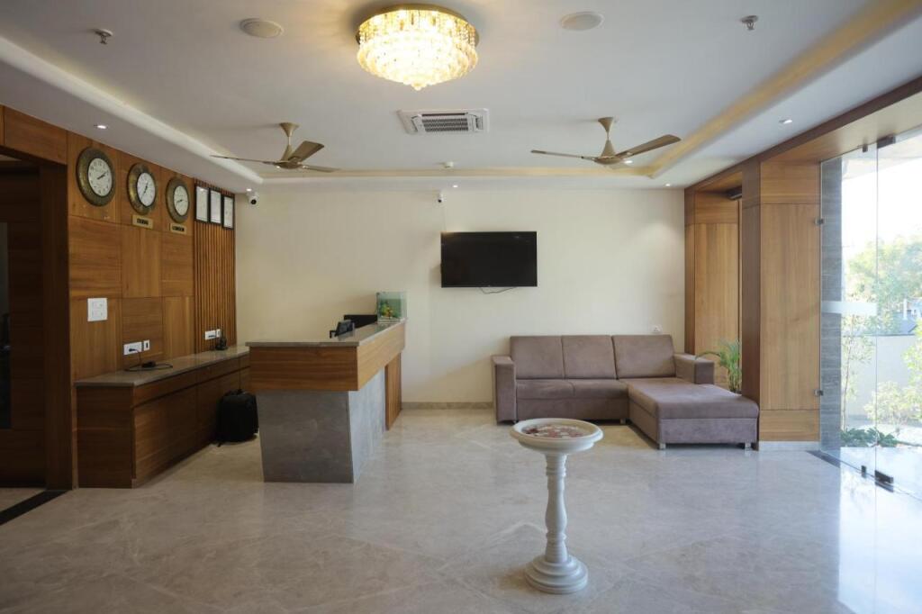 Удаипур: Hotel Ratnam Chitrakoot Nagar Udaipur