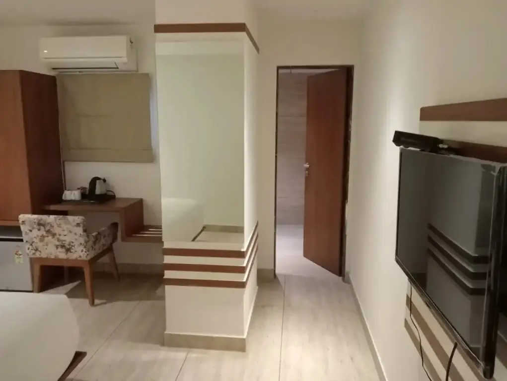 Вадодара: Hotel Blue Lagoons Manjalpur