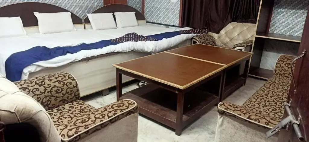 Майнпури: OYO 87253 Om Sai Guest House(MAN027)