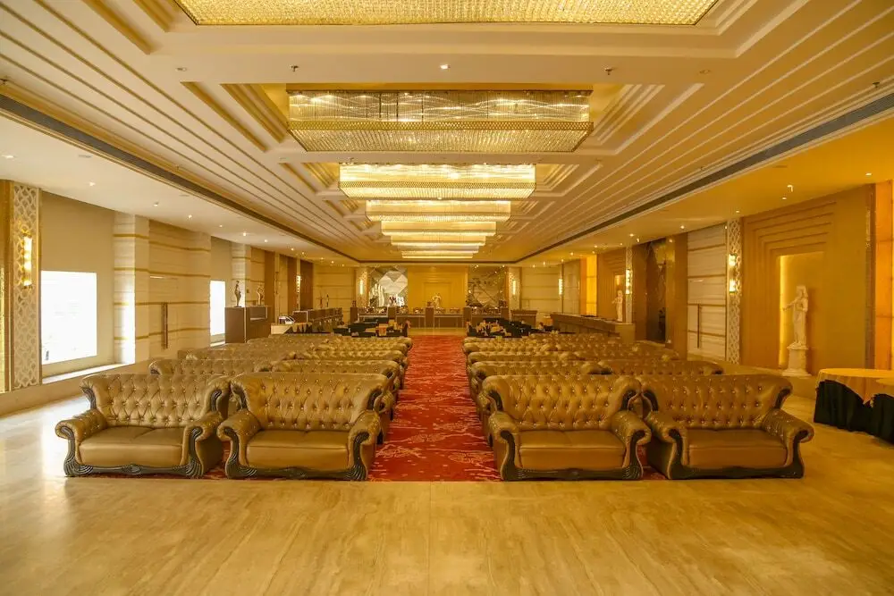 Барейлли: Four Leaf Hotel Budaun