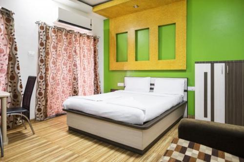 Лонавала: Indus Holiday Home AC.