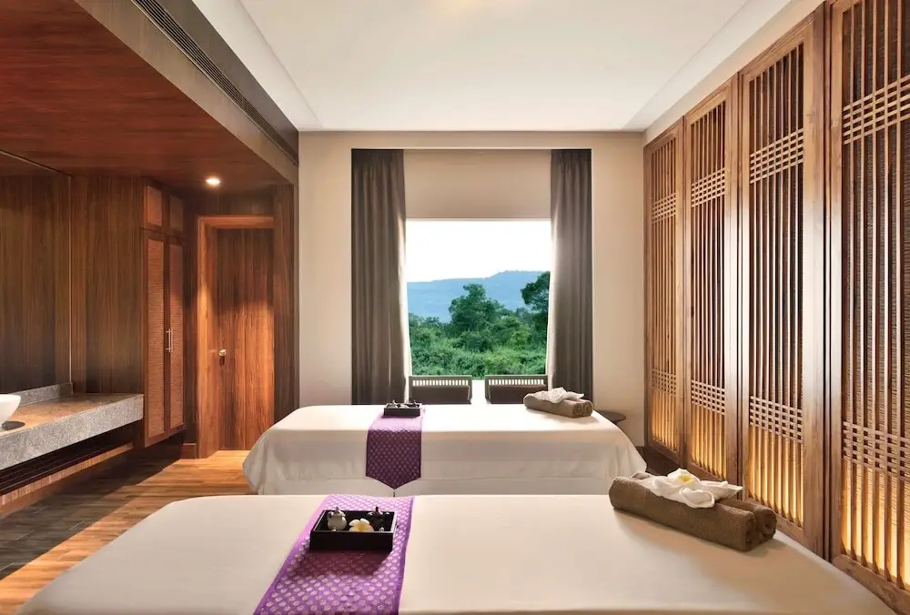 Хандала: Radisson Blu Resort & Spa Karjat