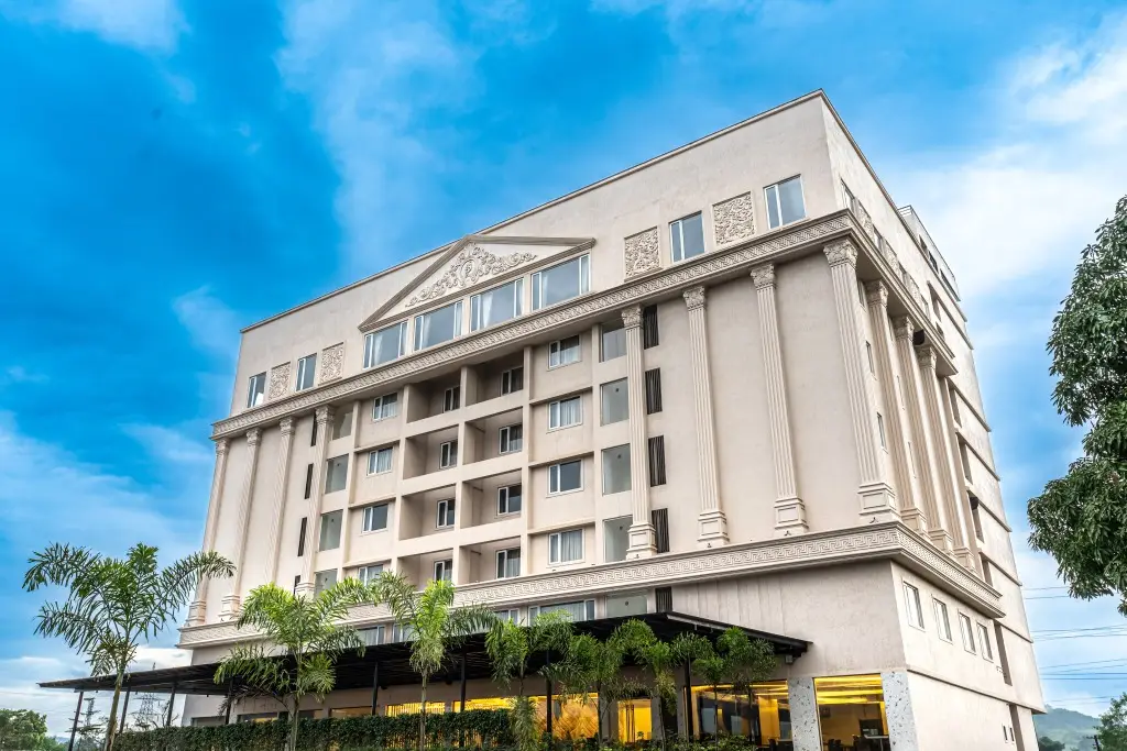 Mastiff Grand The Sia Palace Suites & Banquets, Khopoli (Nr. Imagica) — фото 1