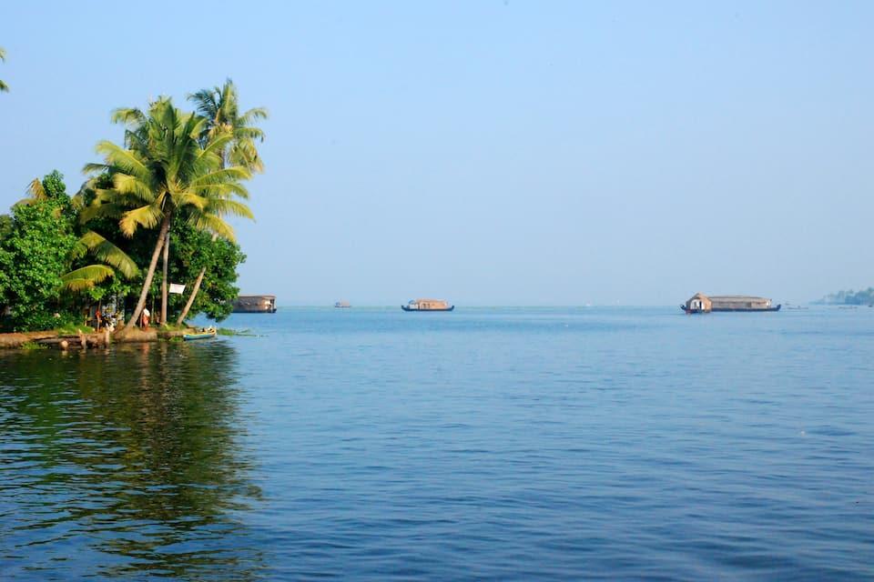 Аллеппи: Big B Houseboats