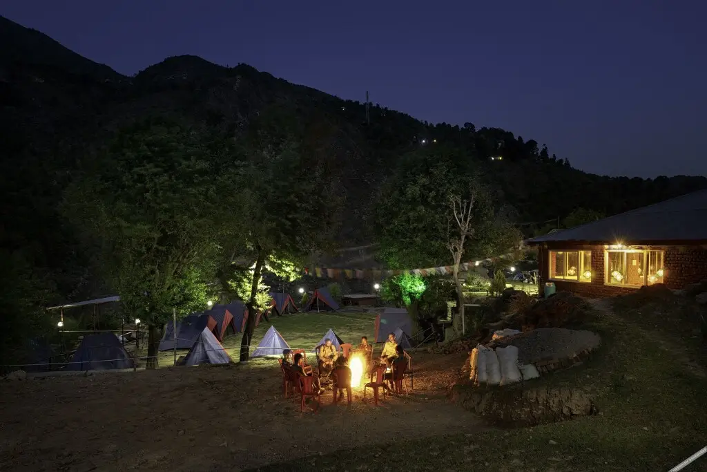 Кангра: Triund Camps Riverside Resort