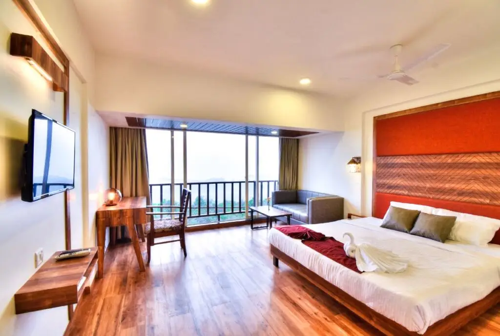 Даполи: Lemon Tree Hotel Dapoli