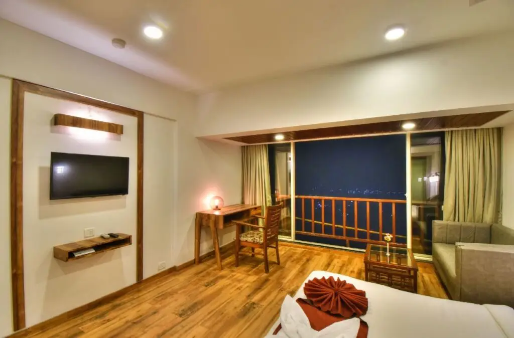 Даполи: Lemon Tree Hotel Dapoli