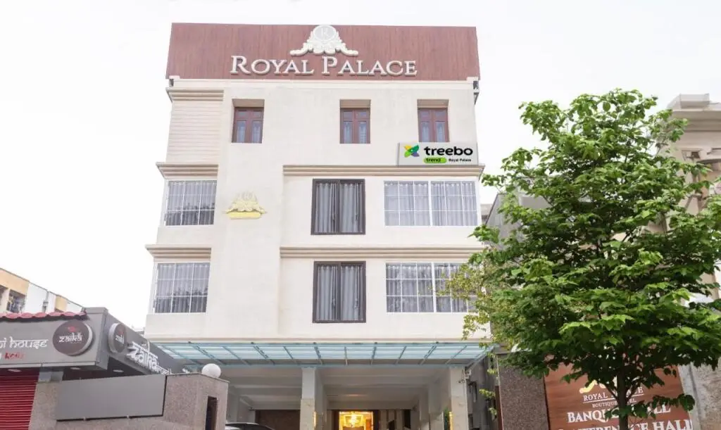 Treebo Royal Palace, Zoo Road — фото 1