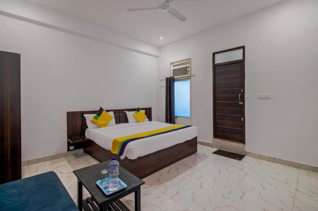 Матхура: Itsy Hotels Om Pushp Residency