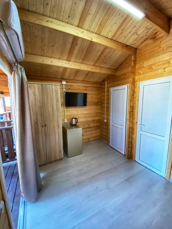 Поповка: База отдыха Sunny House