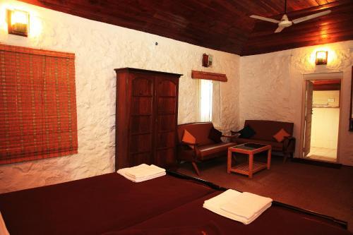 Идукки: Kalarickal Heritage Bungalow