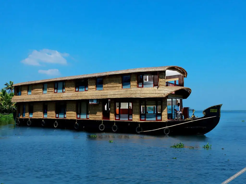 Аллеппи: Grand Nirvana Ultra Luxury House Boat