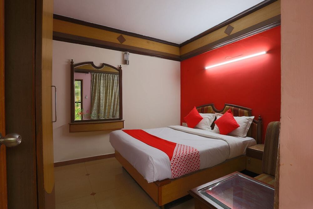 Ути: Hotel Shiv Shanti Grand