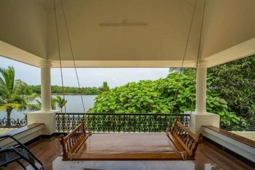 Manjaly Backwater Deluxe Resort — фото 1