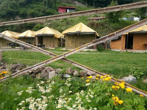Техри: Himalayan Huts Dhanauli