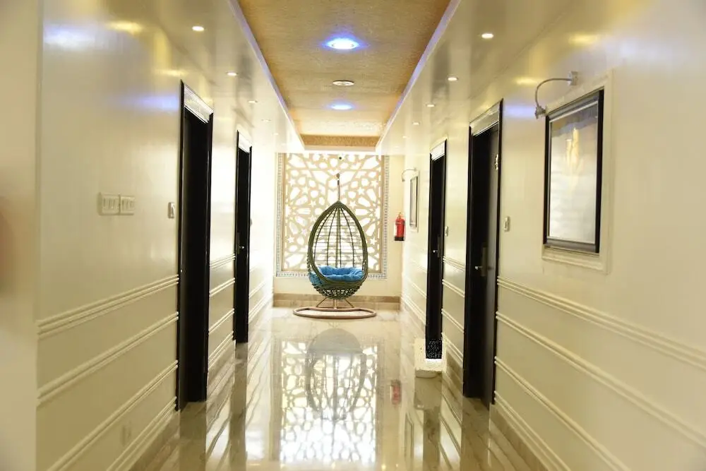 Джайпур: White Mushroom hotel - V Inn