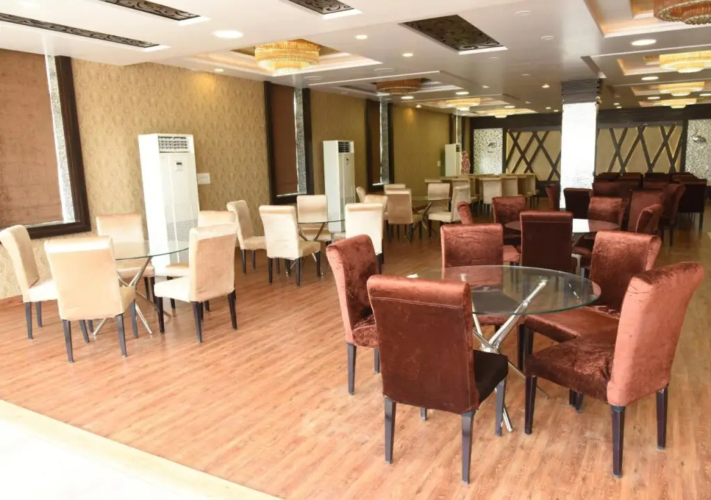 Джайпур: V Inn Hotel