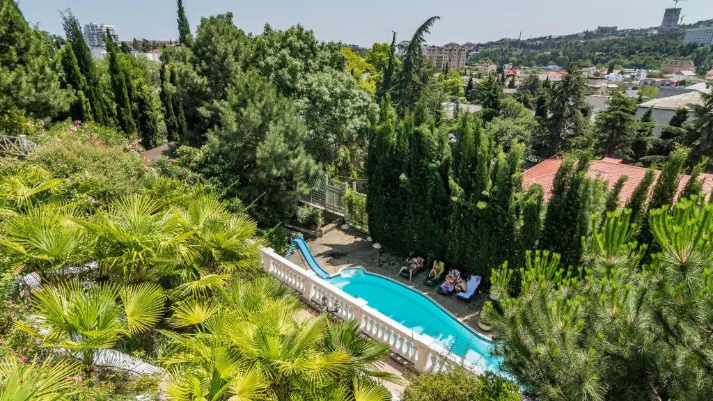 Алушта: Bonne Maison (Bon Mezon) otel'