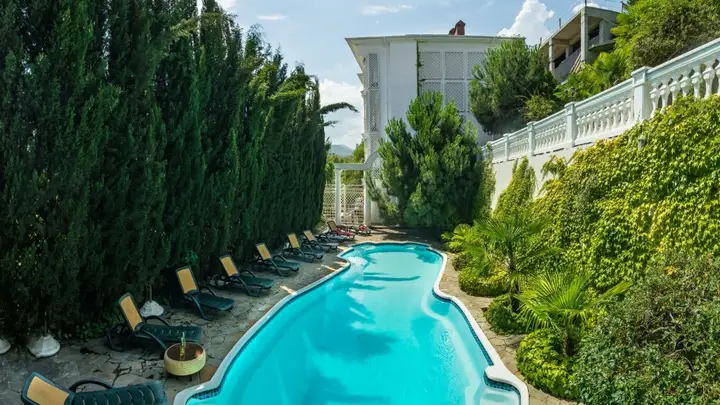 Алушта: Bonne Maison (Bon Mezon) otel'