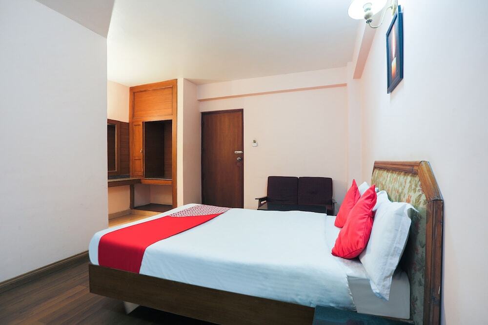 Ути: Hotel Blue Bird by OYO Rooms