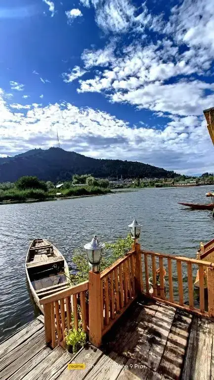 Шринагар: New minar group of houseboats
