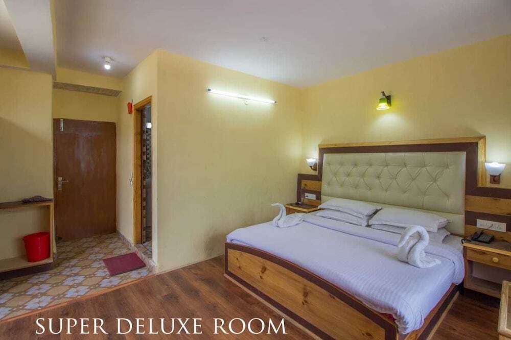 Манали: Neha Palace by OYO Rooms