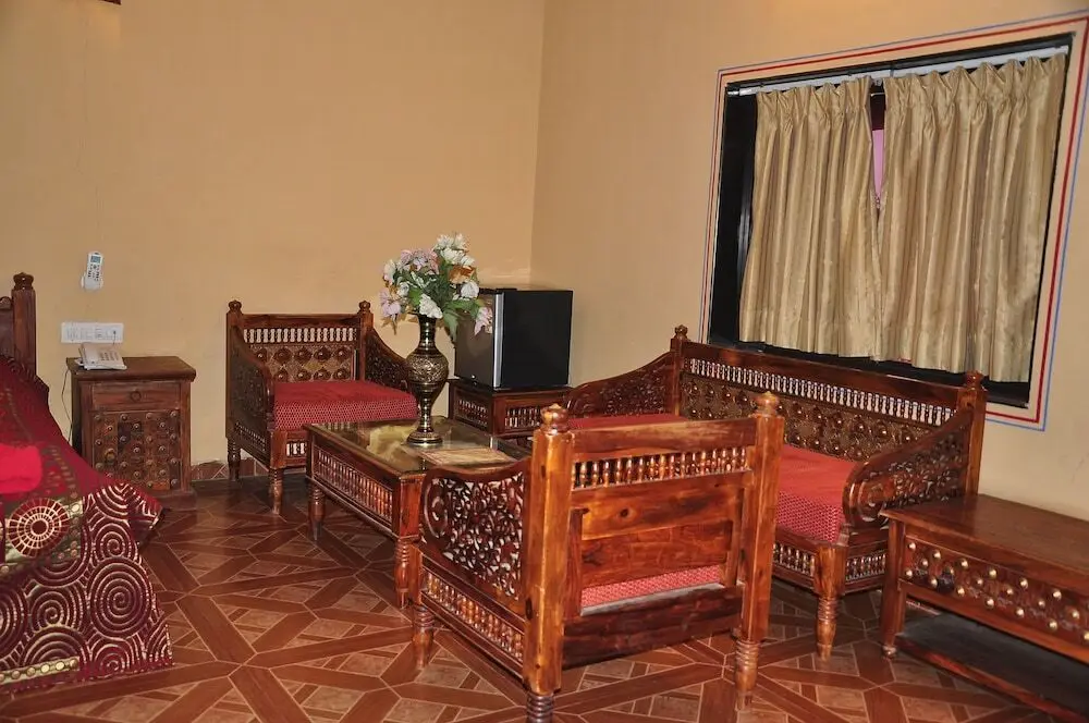 Индаур: Nakhrali Dhani Village Resotr Llp