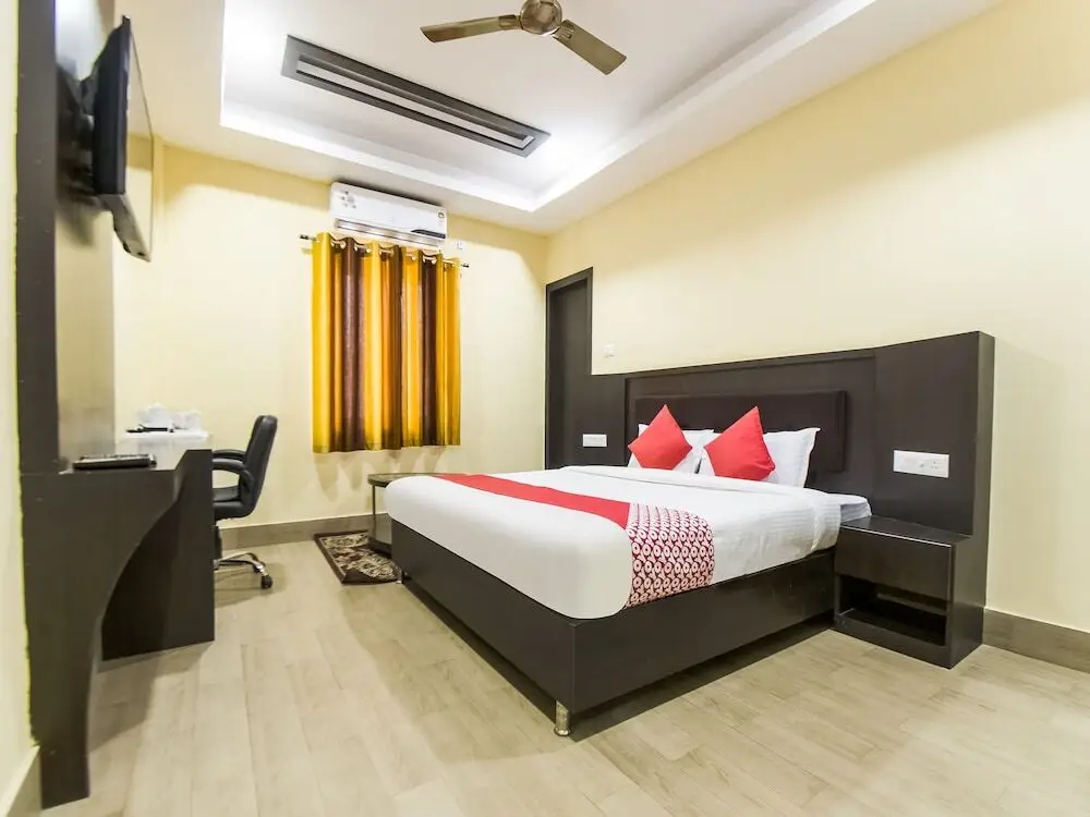 Пурния: OYO 33503 Hotel Holiday international