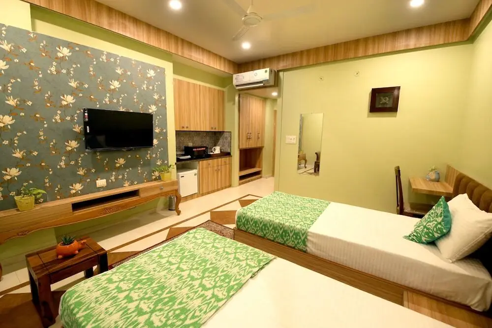 Джайпур: Hotel Gems Suites