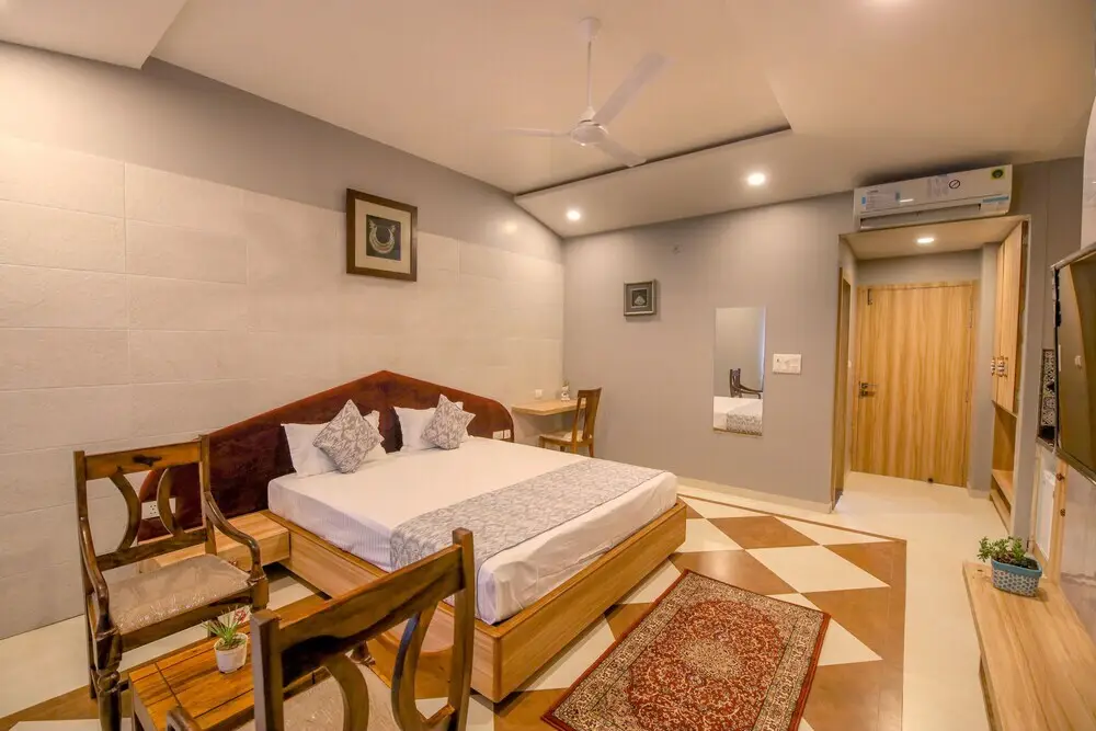 Джайпур: Hotel Gems Suites
