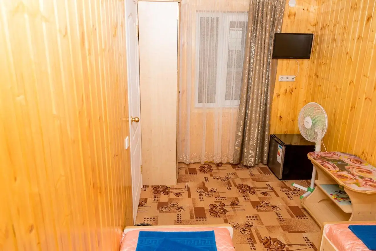 Витязево: Guest house Mishel