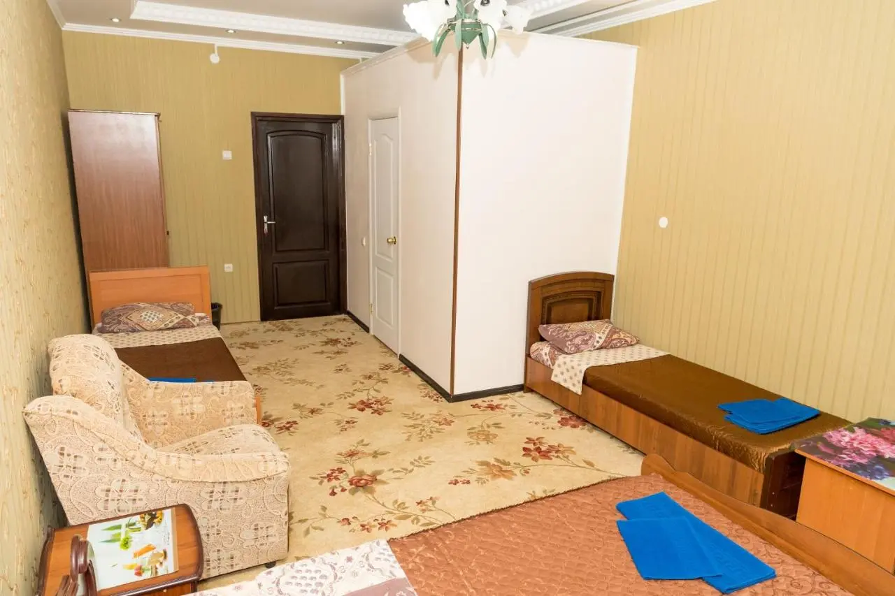 Витязево: Guest house Mishel