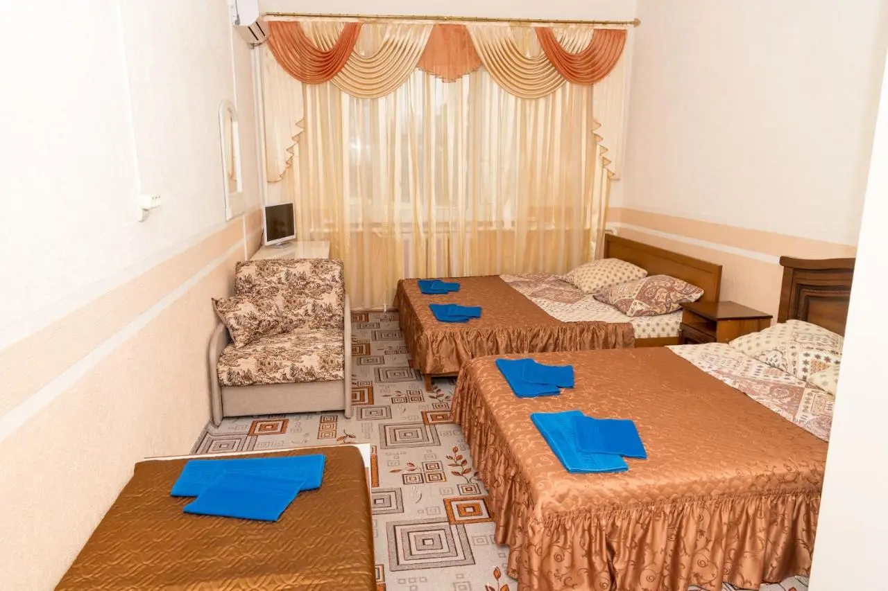 Витязево: Guest house Mishel