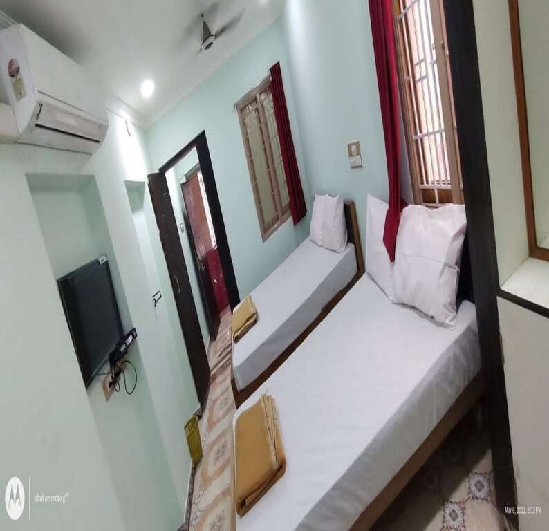 Пеннадам: Sri Sivalakshmi AC Guest House