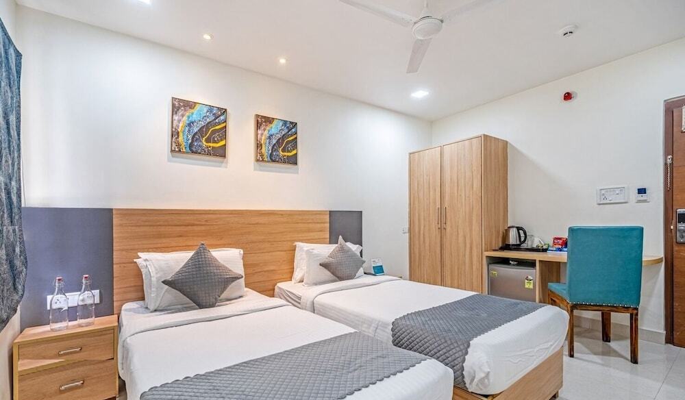 Хидерабад: Eminent Suites & Apartments