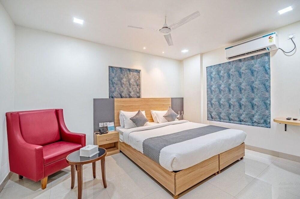Хидерабад: Eminent Suites & Apartments