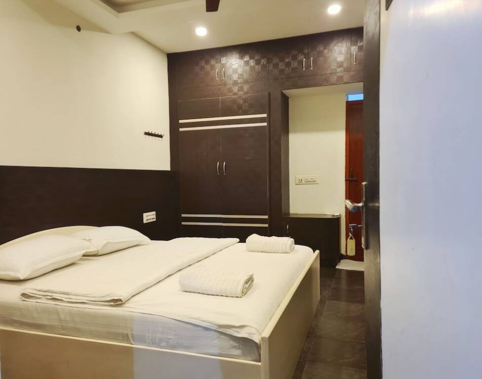Нагоре: RK Resorts