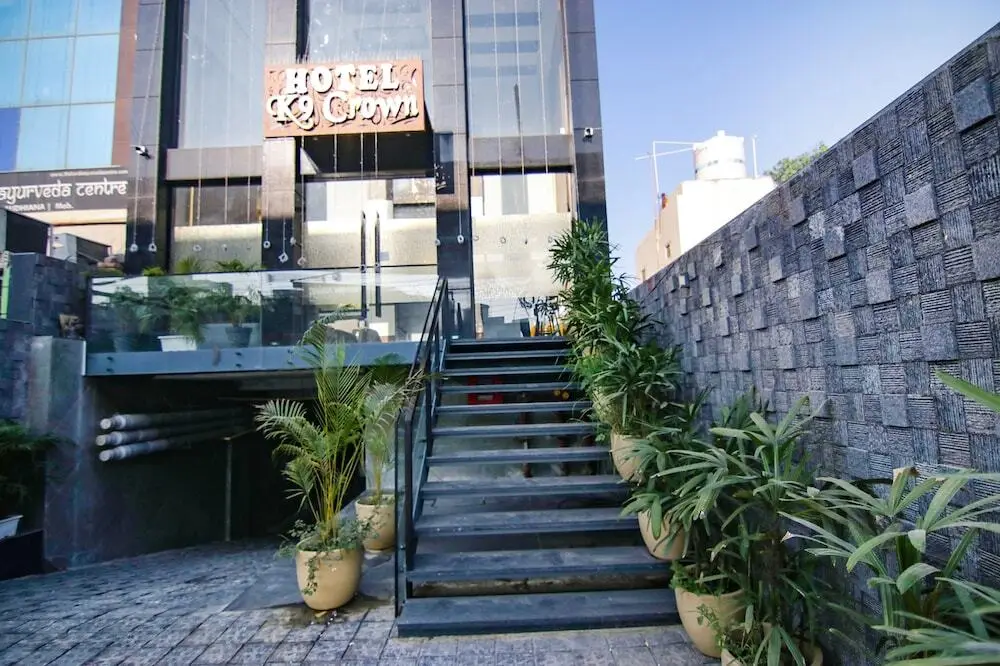 Fabhotel Prime K9 Crown — фото 1