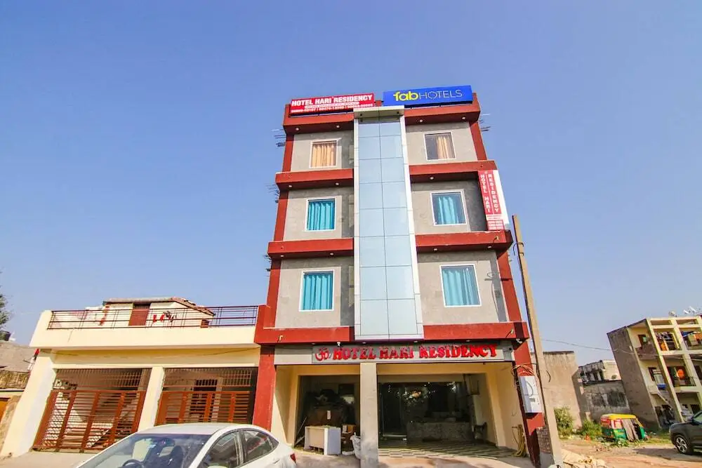 Fabhotel Hari Residency — фото 1