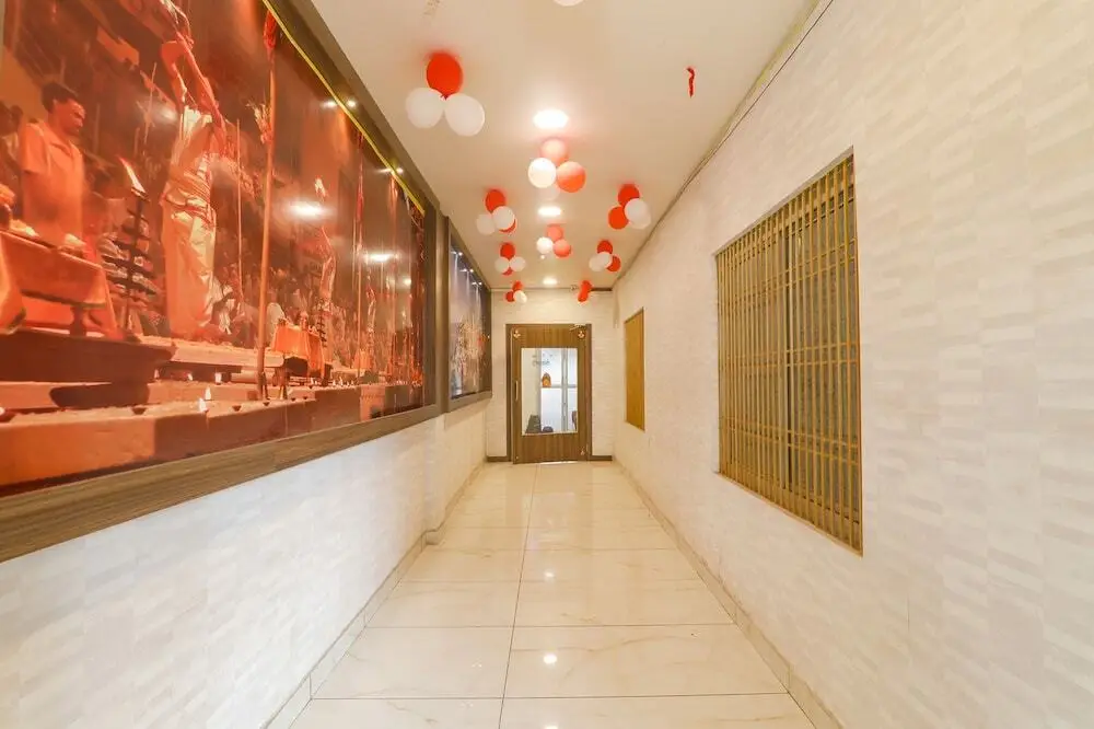 Варанаси: Fabhotel Swarn Banquet
