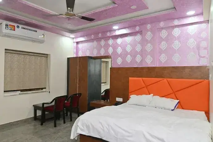 Сарнатх: Goroomgo JSB Palace Varanasi
