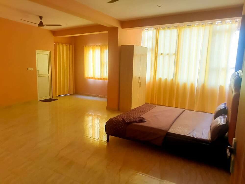 Нью-Дели: Roomshala 139 Hotel Rose Inn