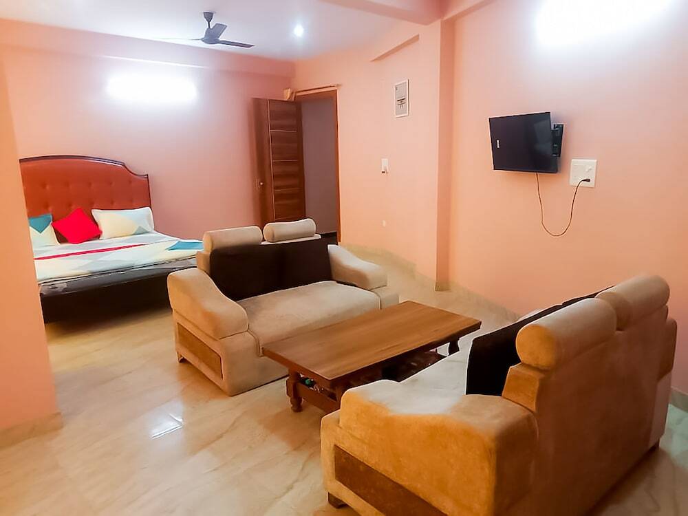 Нью-Дели: Roomshala 139 Hotel Rose Inn