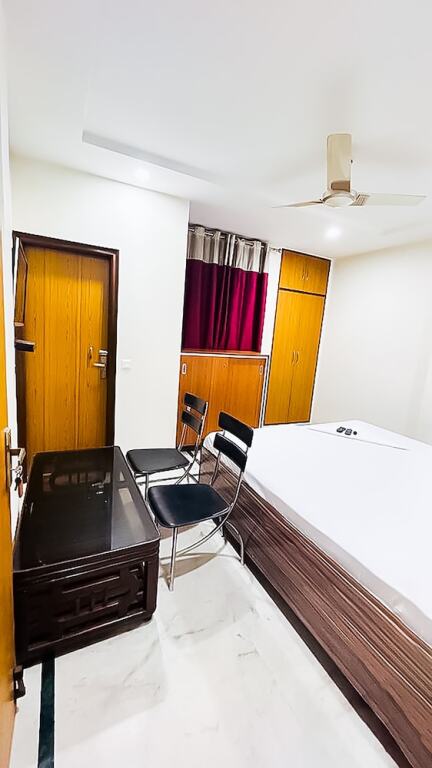 Нью-Дели: Roomshala 140 Hotel 24&7 Malviya Nagar