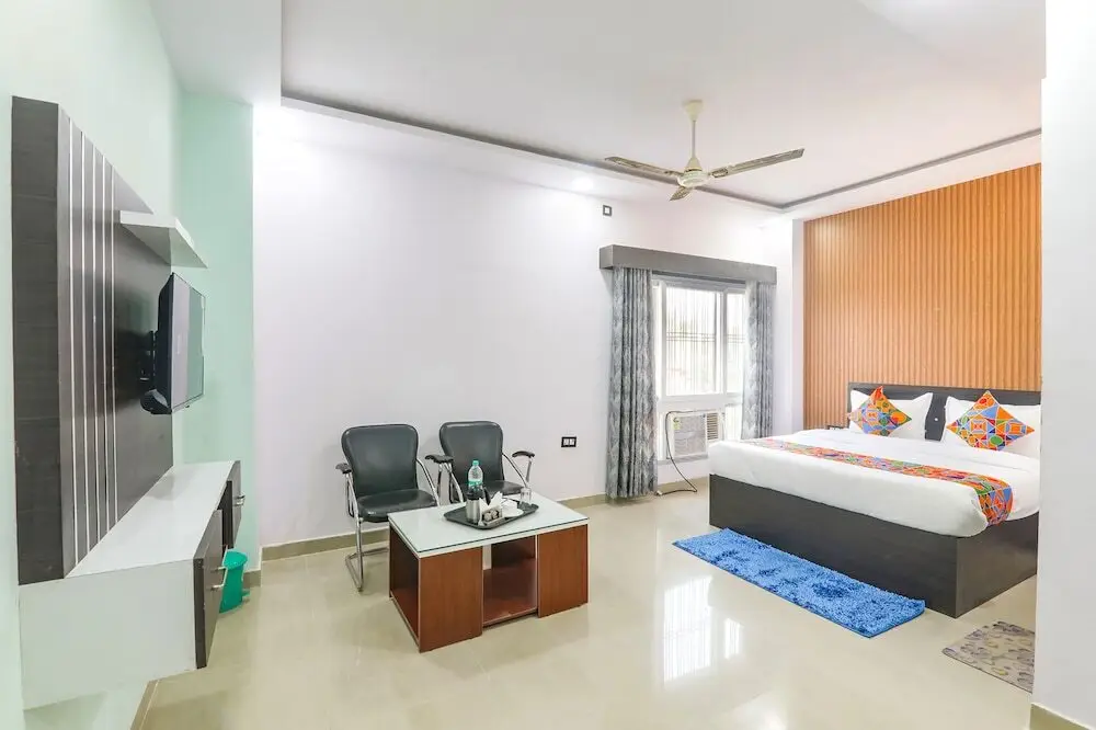 Лакхнау: Fabhotel Paras