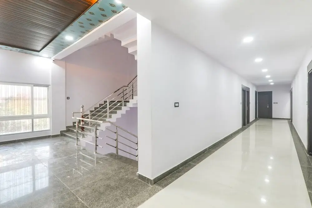 Лакхнау: Fabhotel Paras