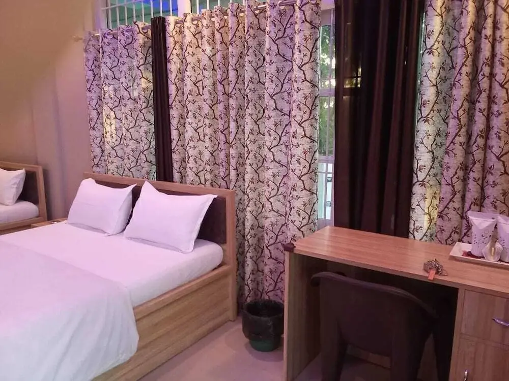 Северный Лакхимпур: 3 Star Lodge