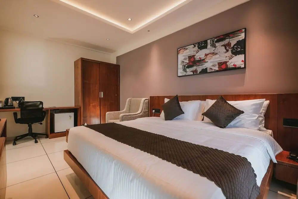 Казарагод: Fortview Suites