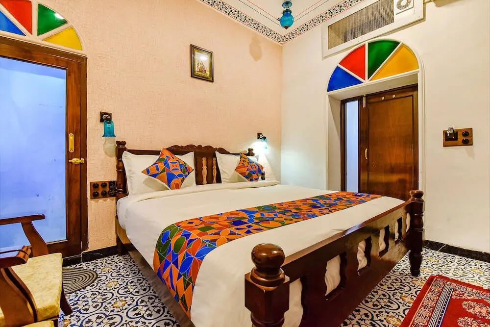 Удаипур: Fabhotel Ambika Chirwa House