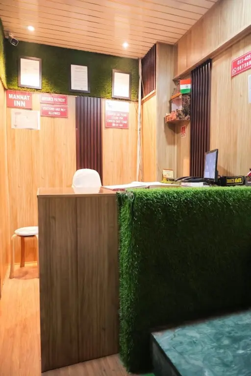 Нью-Дели: Roomshala 155 Hotel JPC